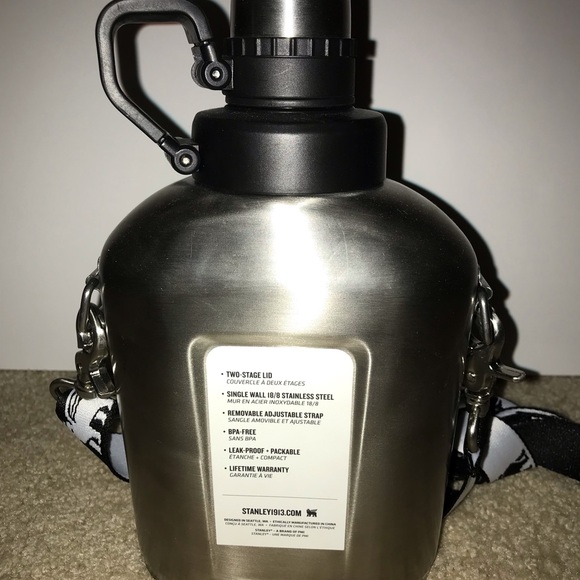 Stanley Silver Classic Canteen Brand new with tags - Picture 2 of 2